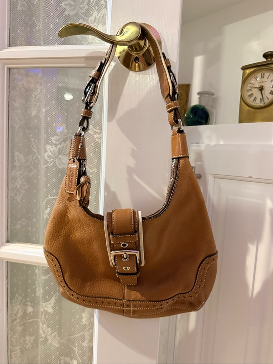 Coach Handbags - Vintage Coach Tan Leather Hobo Shoulder Bag